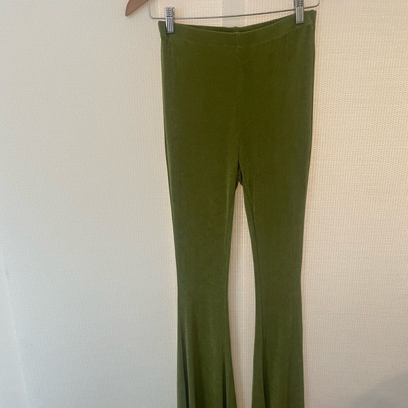 Princess Polly green high waisted flare pants size 6 | NWOT - Picture 5 of 9